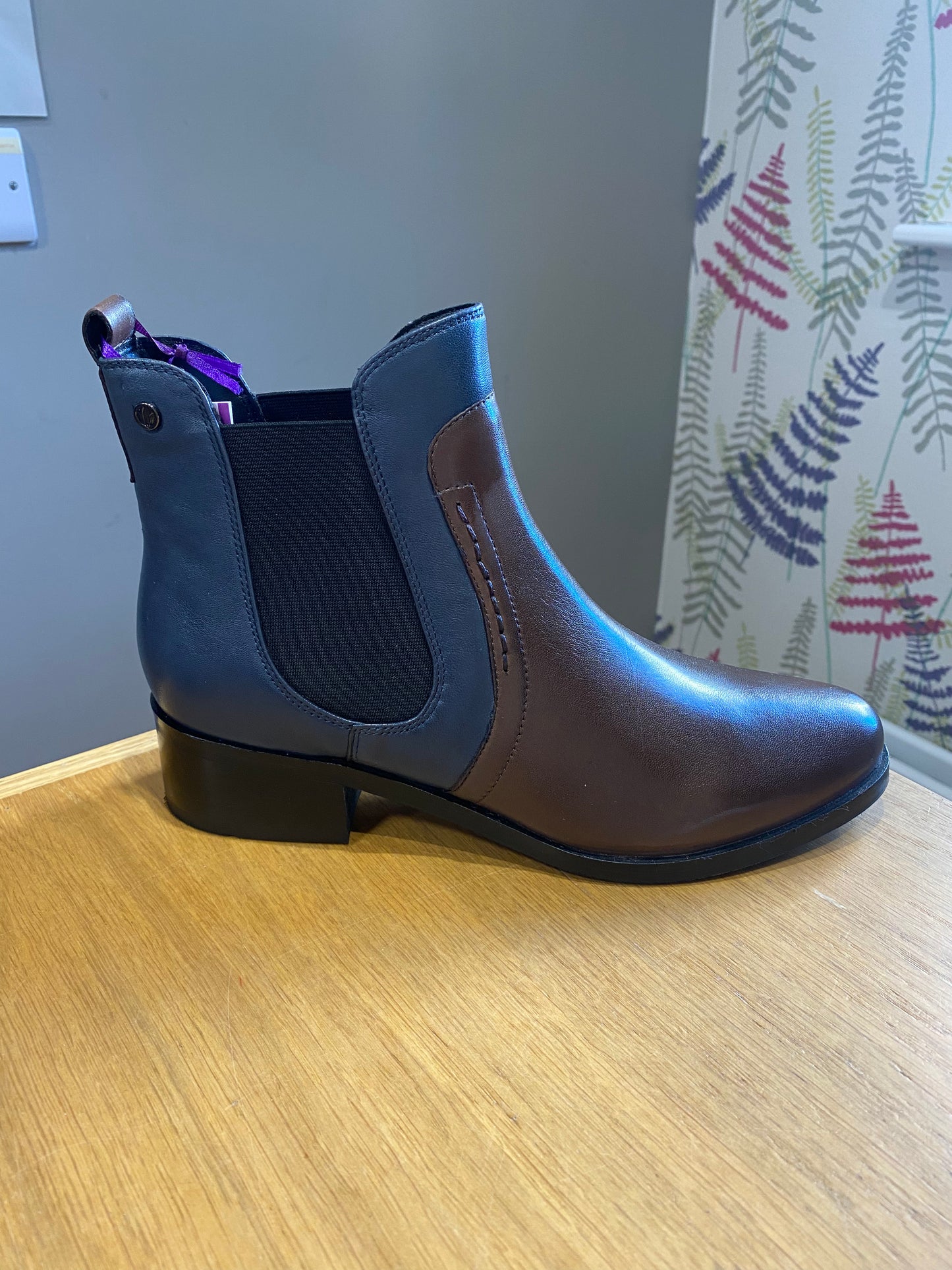 Lotus Murphy Brown/Navy Boot