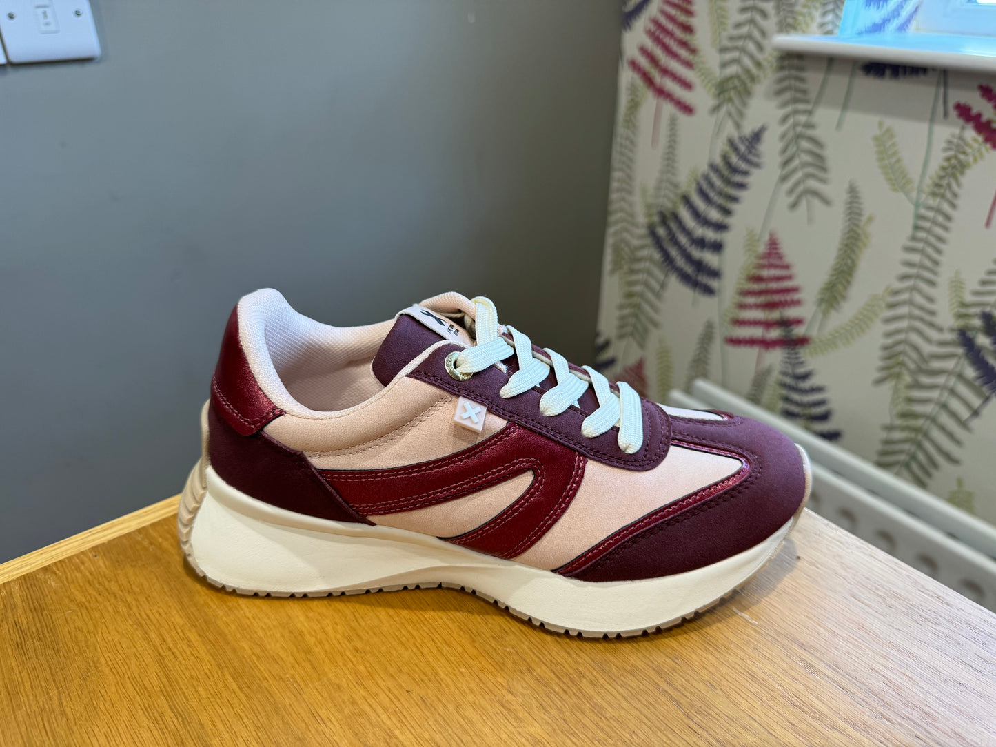 XTI Burgundy/Nude Trainer