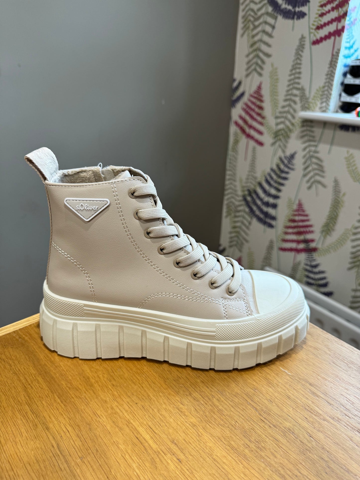 S. Oliver Cream High Top Trainer