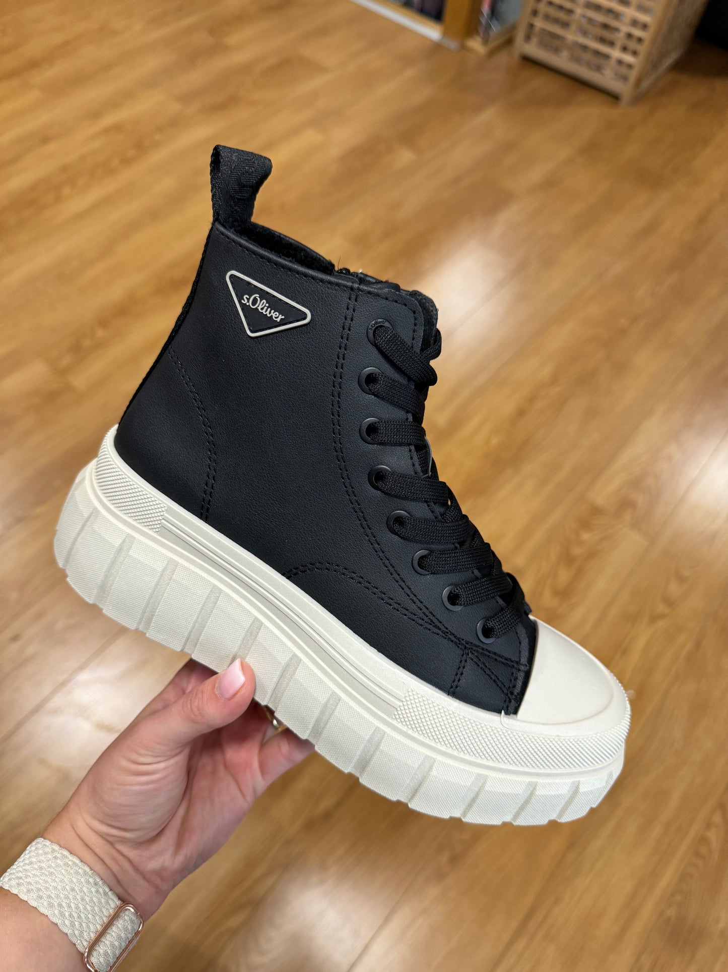 S. Oliver Black High Top Trainer