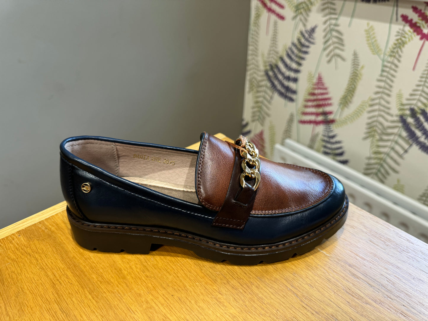 Zanni & Co Daqia Navy/Tan Loafer